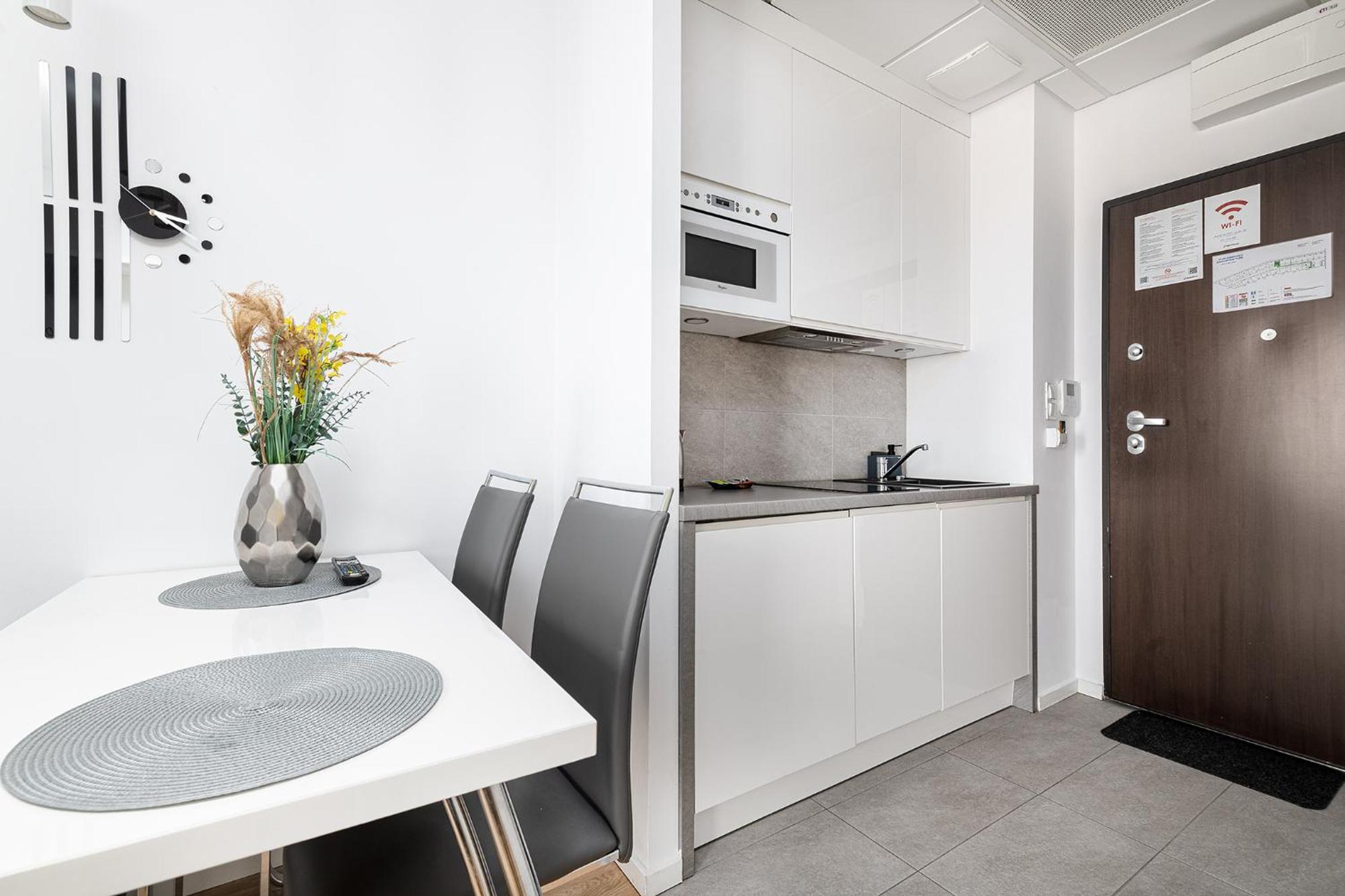 Rentplanet - Apartamenty Kasprzaka Warsaw Ngoại thất bức ảnh