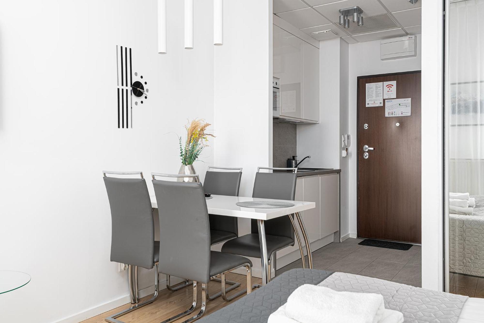 Rentplanet - Apartamenty Kasprzaka Warsaw Ngoại thất bức ảnh